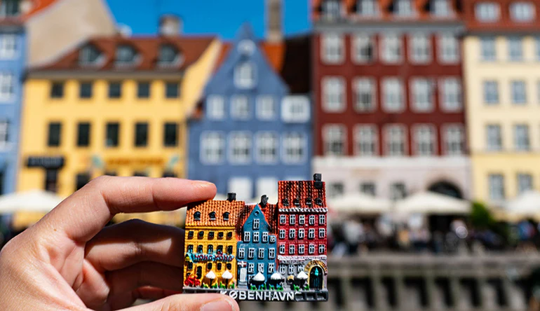 Beyond Souvenirs: The Many Uses of Fridge Magnets in Your Home